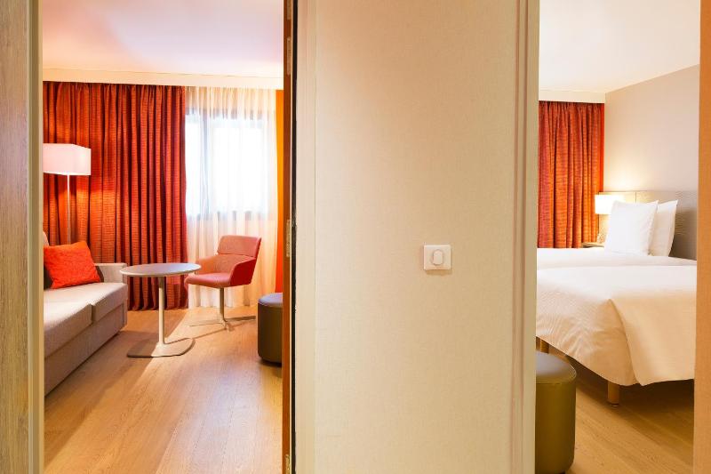 Two Connecting Double Rooms image 4