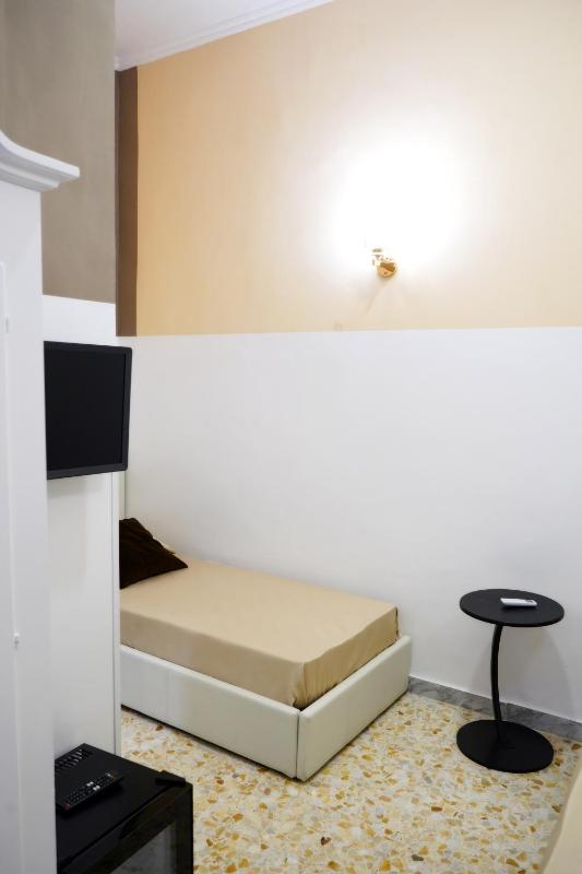 Lenny House - image 6
