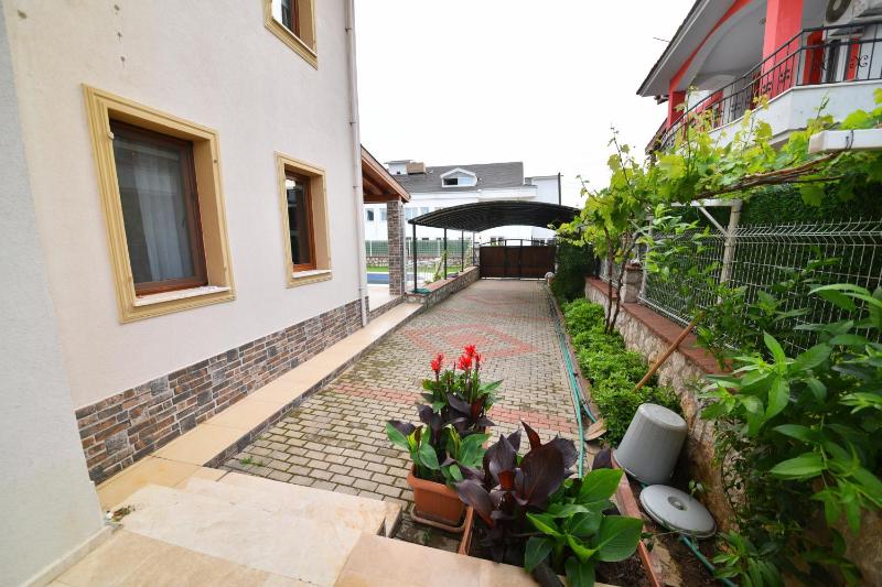 Gold villa - image 19