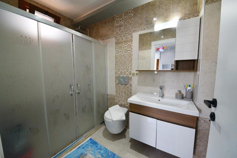 Gold villa - image 18
