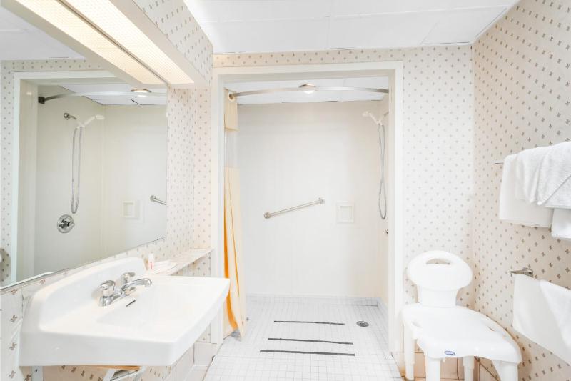 King Room - Mobility Access/Non-Smoking image 2