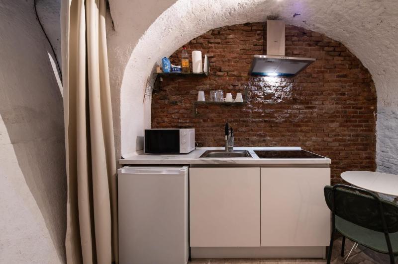 MV26 Full Apartament Malasaña Gran Via - image 9