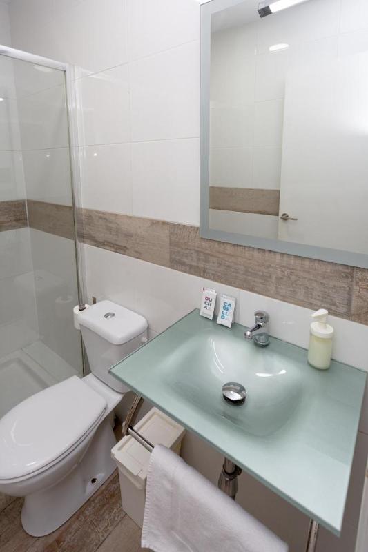 Easy Sants by Bossh! Hotels - image 13