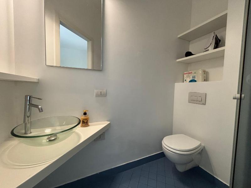 [Centrale e spazioso] 3 camere 3 bagni + terrazzo - image 15