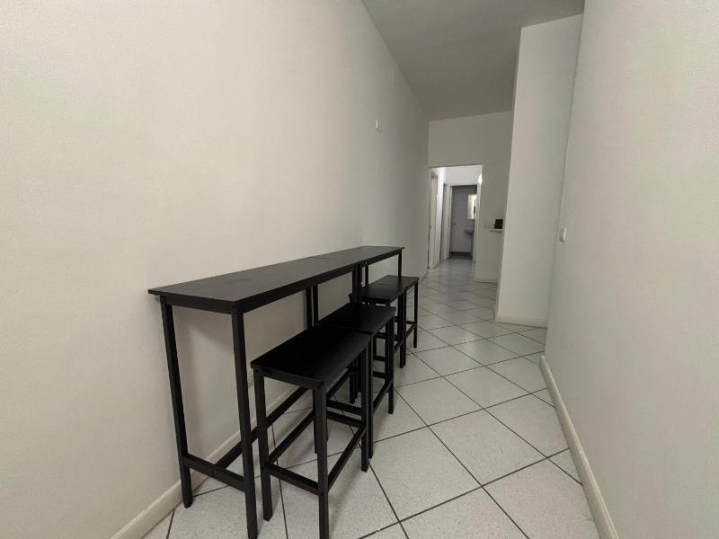 [Centrale e spazioso] 3 camere 3 bagni + terrazzo - image 23