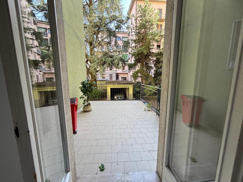 [Centrale e spazioso] 3 camere 3 bagni + terrazzo - image 19