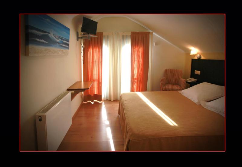 Double Room image 3