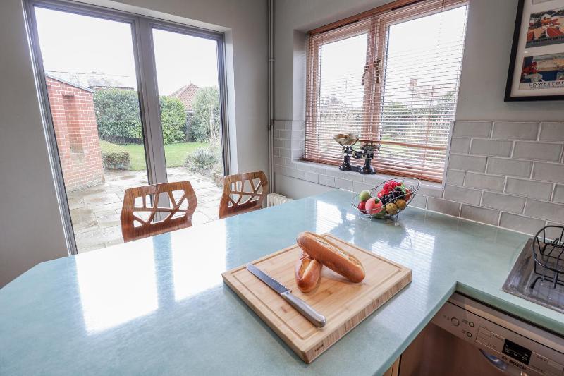 Holly Lodge - image 16