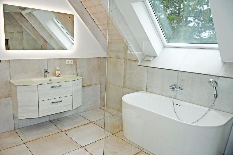 schöne Maisonette-Ferienwohnung am Selliner See mit Terrasse - image 8