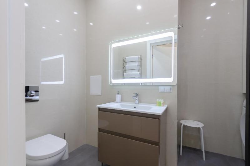 21-285 Central Park John McCain 7 Kyiv centre stunning city view 15 kW backup power Petrovdom Apartment - image 10