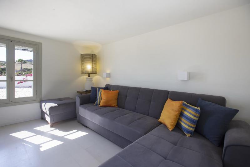 Villa Aphrodite · Elegant villa sea views designer renovation - image 35