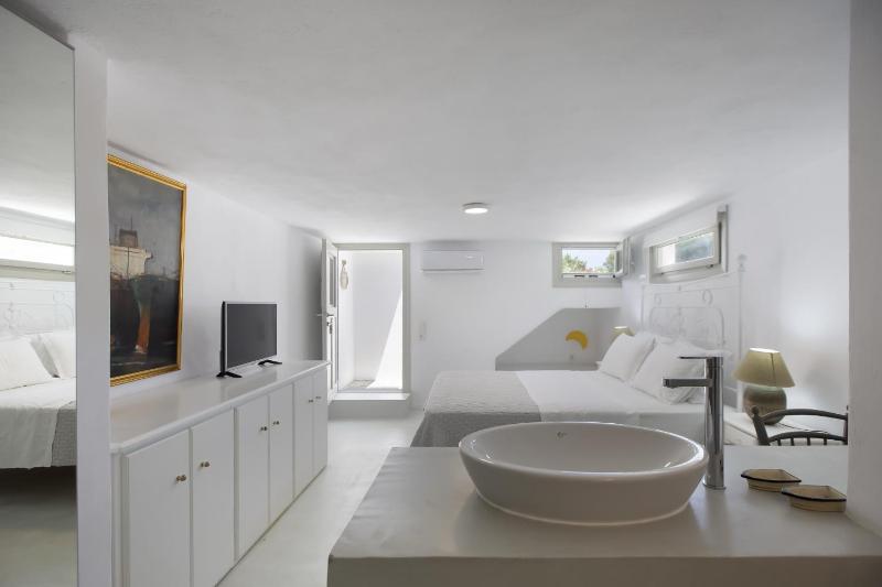Villa Aphrodite · Elegant villa sea views designer renovation - image 26