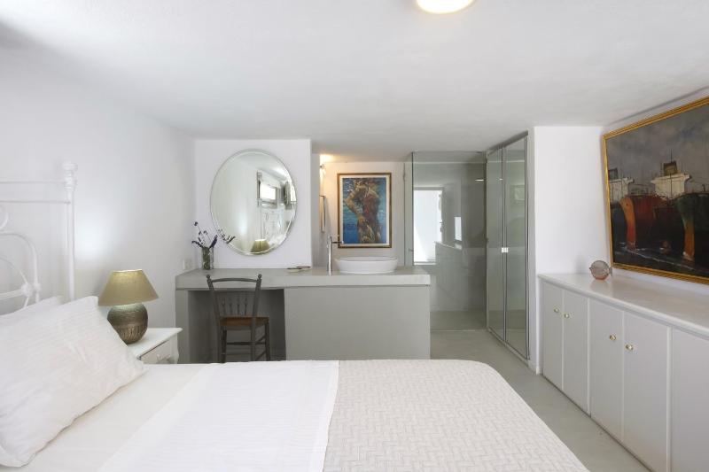 Villa Aphrodite · Elegant villa sea views designer renovation - image 16