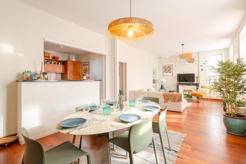 VIRGILE KEYWEEK Family apartment in the heart of Biarritz - image 1