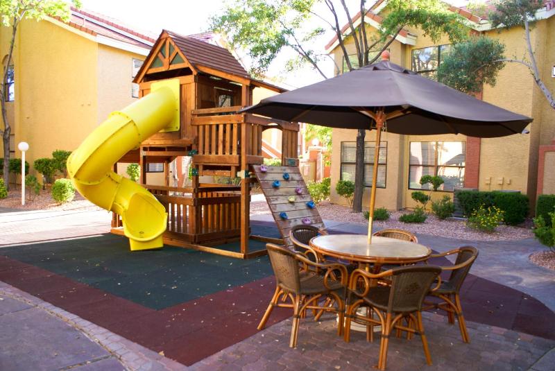 Westgate Flamingo Bay Resort - image 10