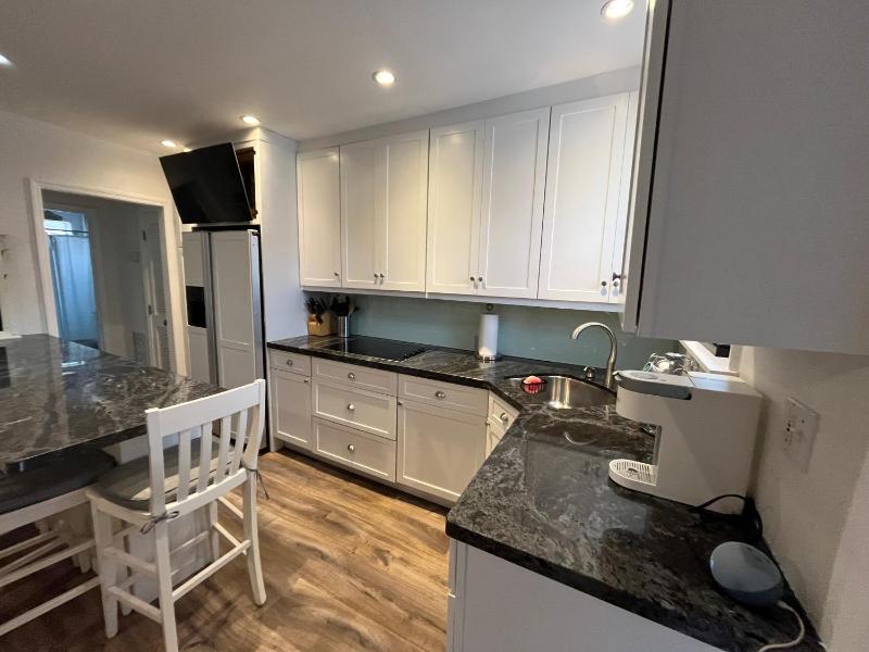 Beachside One Bedroom Condo with Pool Access - image 13