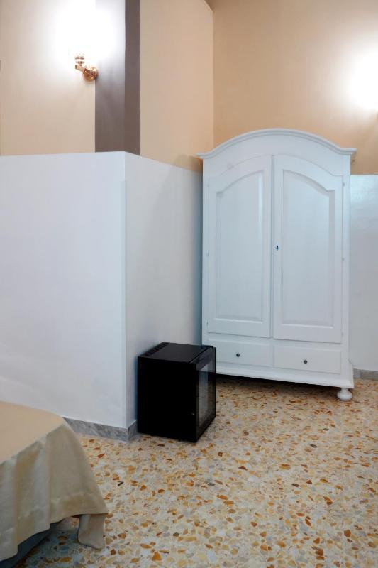 Lenny House - image 12
