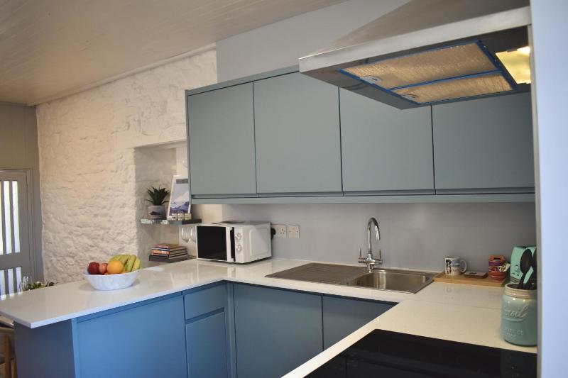Sunday Cottage - image 41