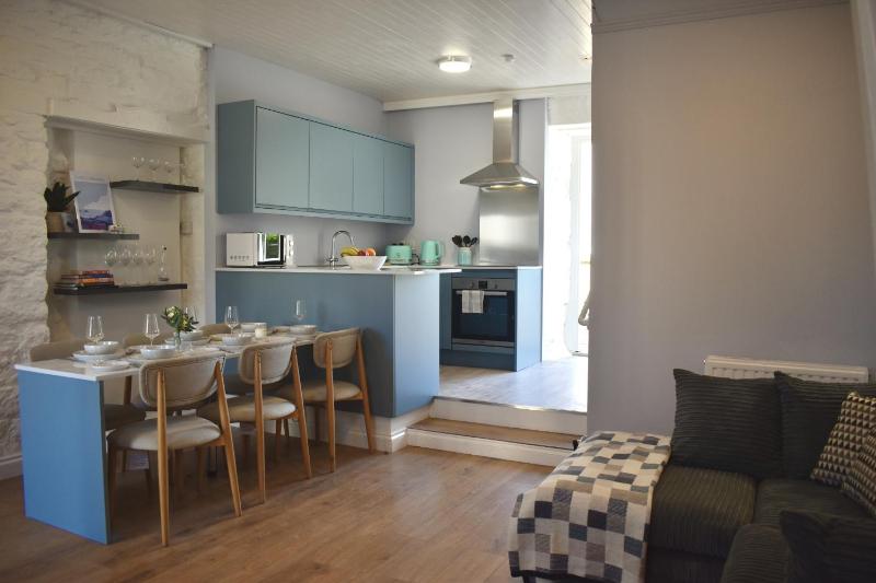 Sunday Cottage - image 36