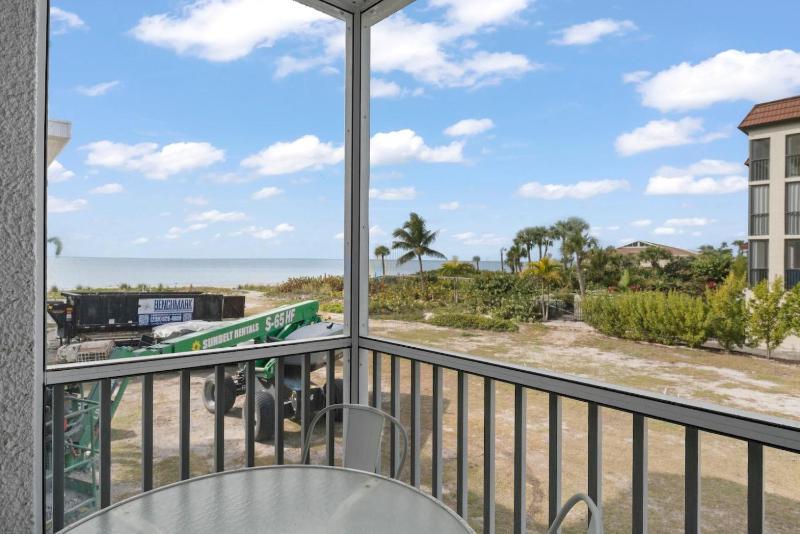 Island Beach Club #220C - image 33