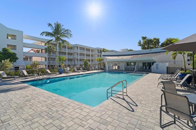 Island Beach Club #220C - image 38