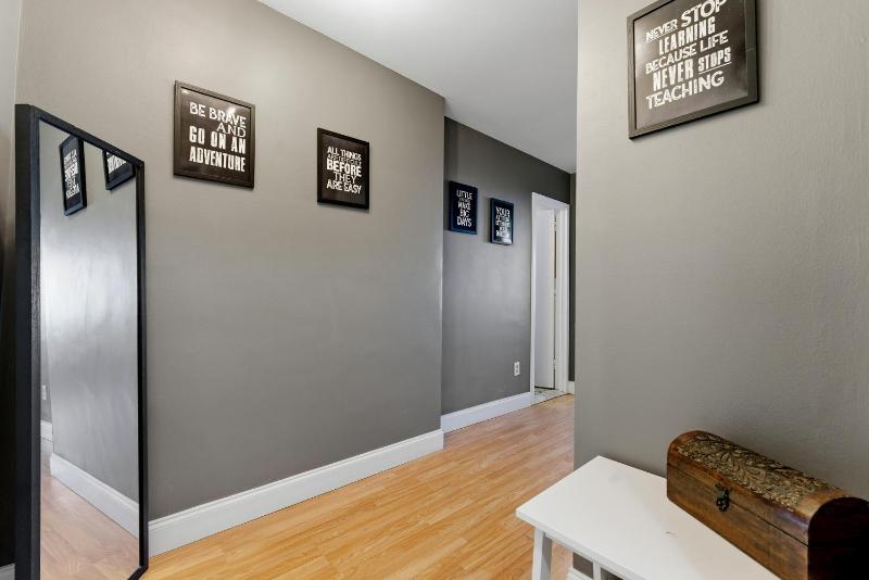 Downtown Atlanta 3BR Condo Pool Access Near Stadium & Arena - image 4