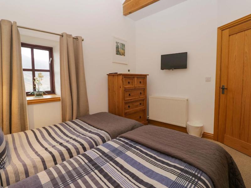 Newlands Fell Cottage - image 4