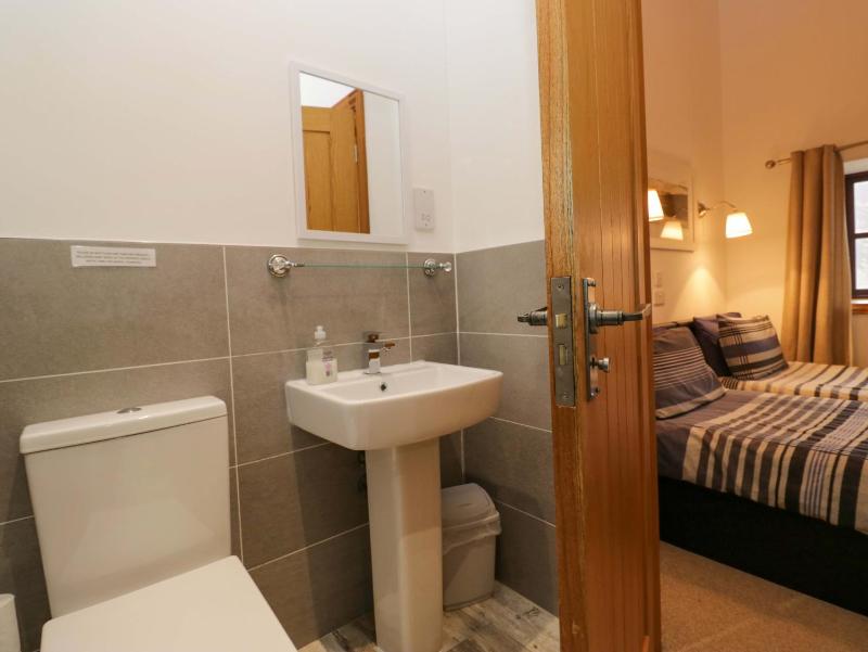 Newlands Fell Cottage - image 39