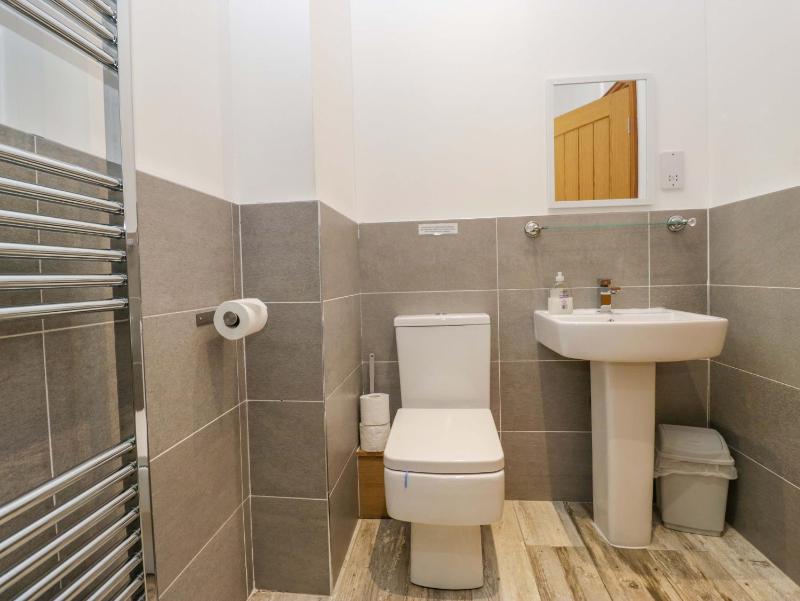 Newlands Fell Cottage - image 11