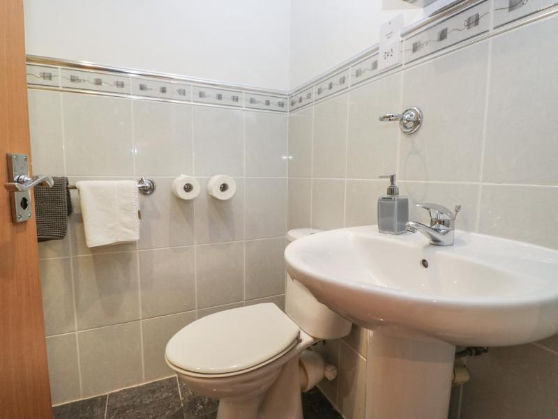 Newlands Fell House - image 12