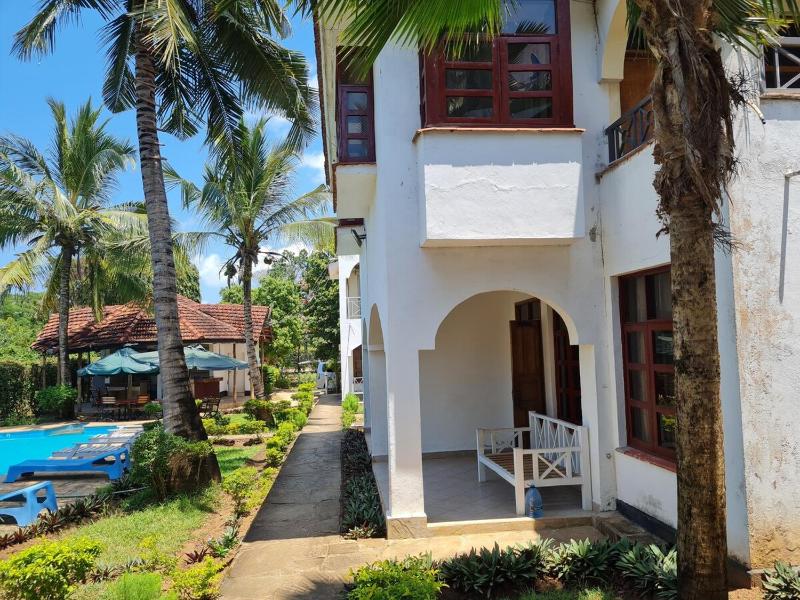 Two bedroom Beach Villa in Diani - image 10