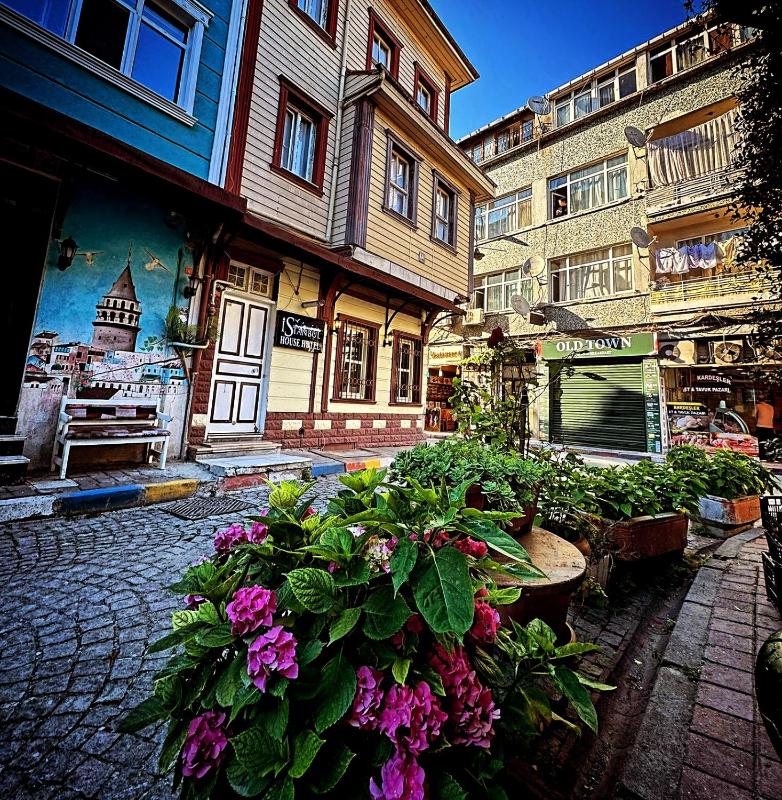 family home hotel - image 1