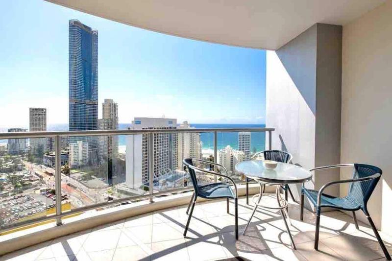 Central Beach Apartment with Pool & Hot Tub - image 15