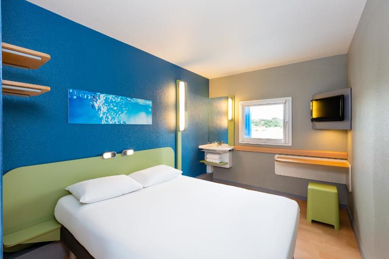 Double Room image 2