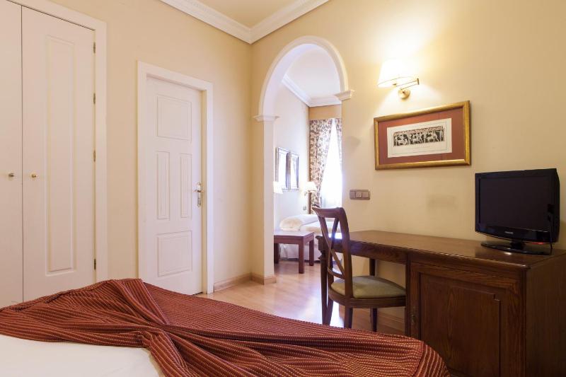 Triple Room image 3