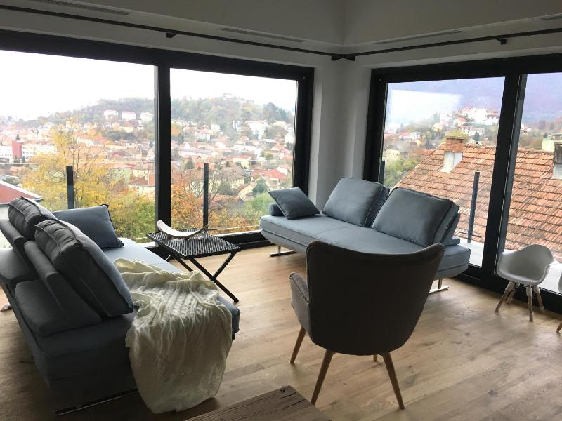 Apartment with Mountain View image 4
