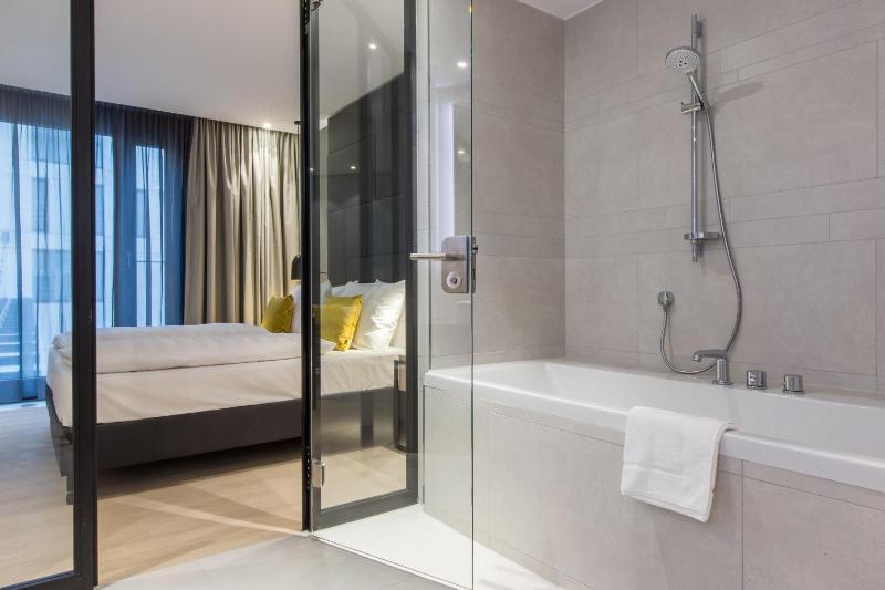 Junior Suite image 2
