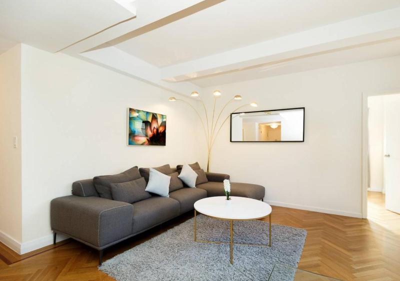 Time Square Vicinity- Luxury 2BR 2BA NYC Apt - image 1
