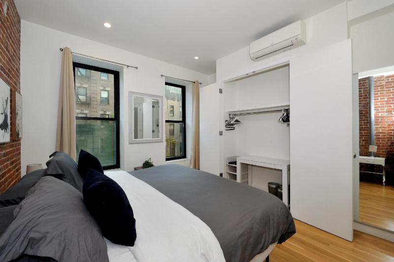 Time Square Vicinity- Luxury 2BR 2BA NYC Apt - image 14