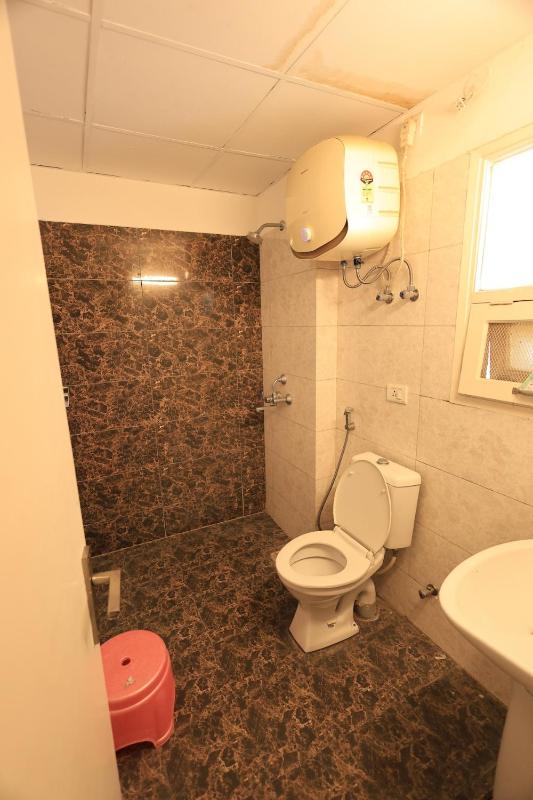 Royal 4BHK Oasis BalconyViews - image 11