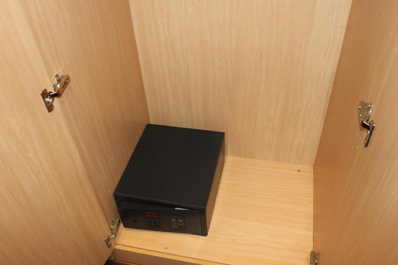 One-Bedroom Apartment image 2