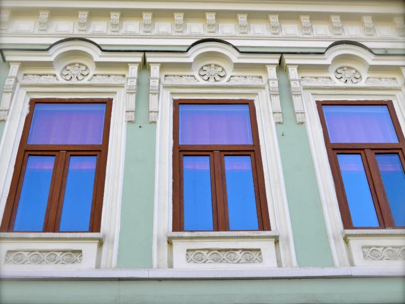 Large Two-Bedroom Apartment with Balcony - Eroilor 28 image 2