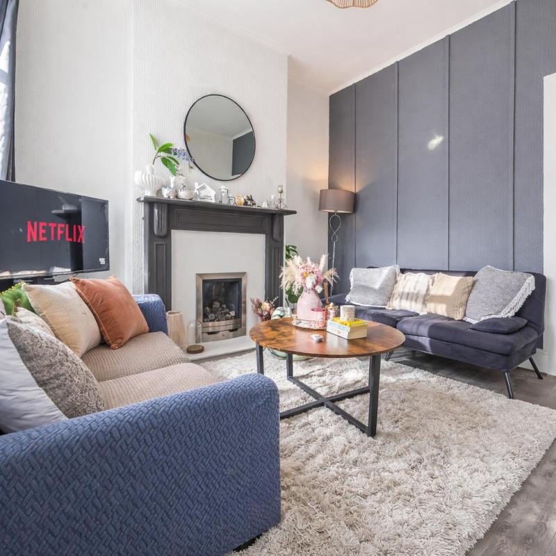 Broomfield House - City Centre - Free Parking - image 21