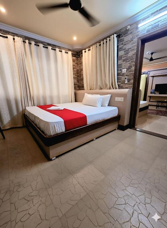 Shradha luxury room - image 13