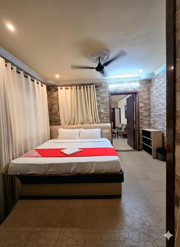 Shradha luxury room - image 18