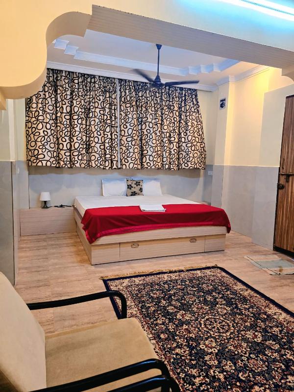 Shradha luxury room - image 16