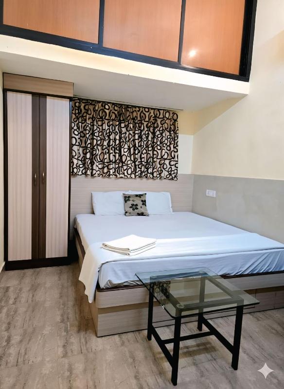 Shradha luxury room - image 14