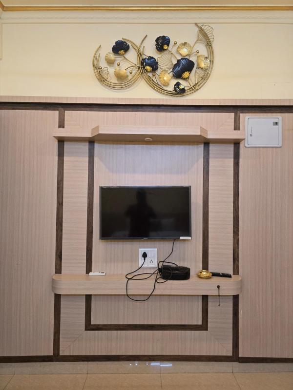 Shradha luxury room - image 8