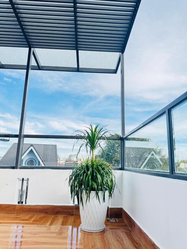 Ben Gold Home - image 14