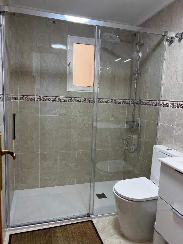 Torreviejar with garage and pool - image 14